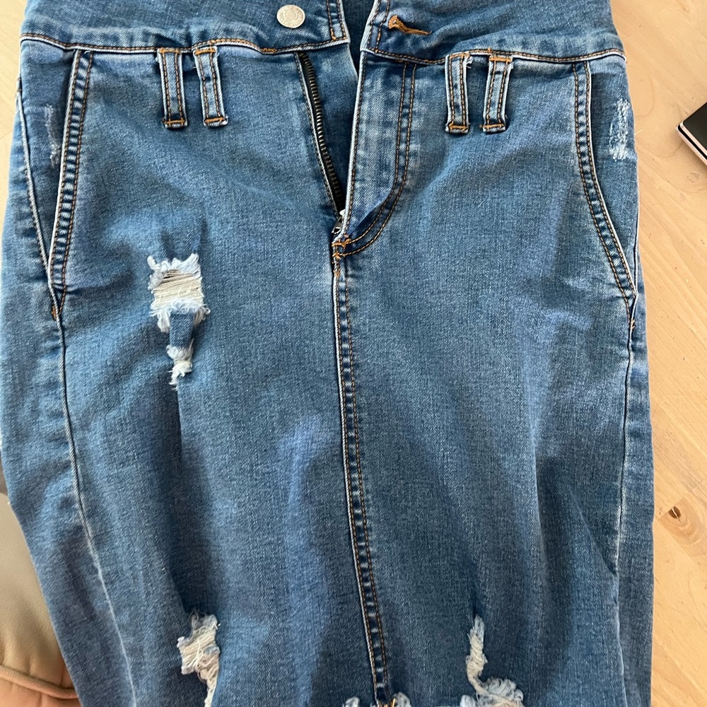 Stylish Blue Distressed Denim skirt